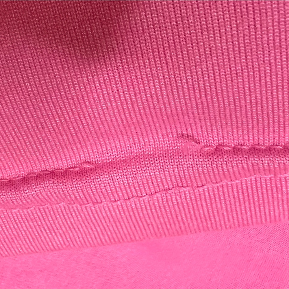NIKE Dri-Fit pink v-neck t-shirt - Picture 8 of 9
